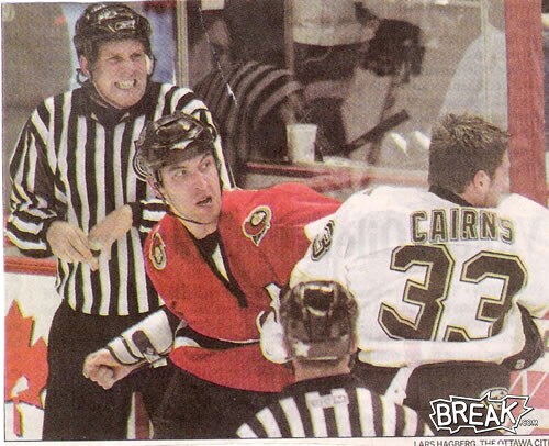Ya KNOW its gonna hurt when even the linesmans wincing.....